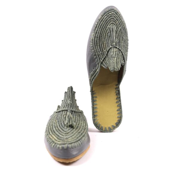 Raffia and leather slippers with tassle in Gray