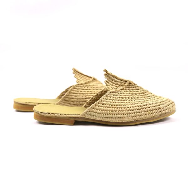Beige Raffia slippers with tassle