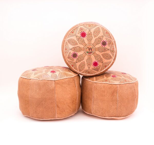 Ensemble de 3 poufs en cuir gravé