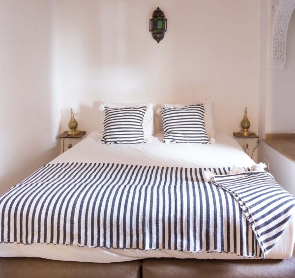 Striped in black and white blanket and with 2 cushions , 100% Wool