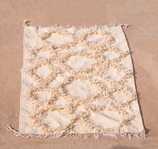Irregular pattern morrocan rug
