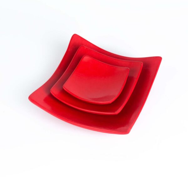 Set of 3 red squared plates