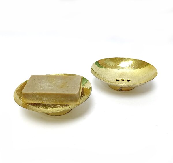 CURVE – HANDMADE BRASS SOAP DISH